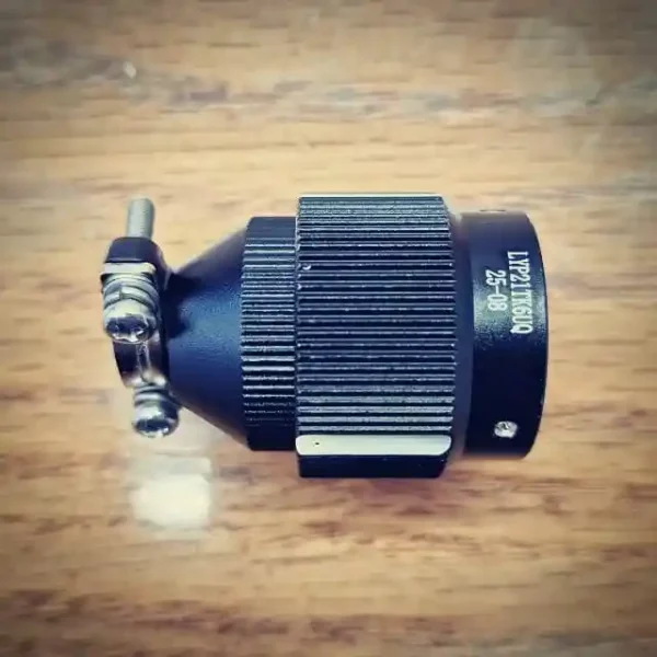 کانکتور صنعتی 4 پین؛ سری LYP؛ LYP21TK6UQ و LYP21ZJ6U (تصویر 2)